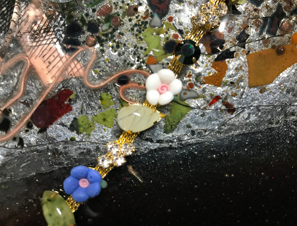 Multi Color Roses Settled on  Gold Chain Trim - 10 mm Wide.