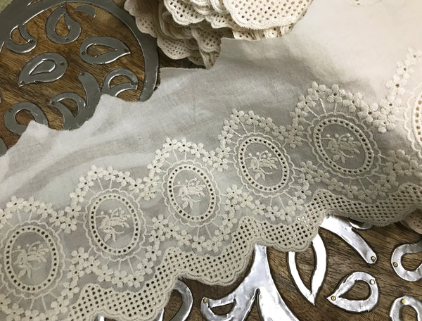 Ivory/Beige Medallions Embroidery on Beige Cotton Voile - Broderie Anglaise - 12.5 cm Wide.