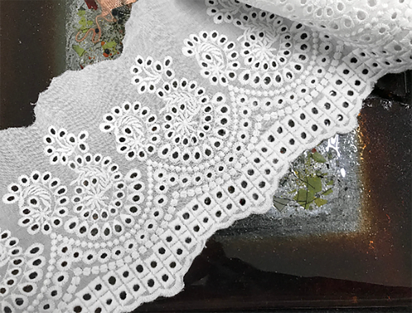 Natural White Broderie Anglaise Lace -  Swiss Cotton Voile - 16 cm Wide.