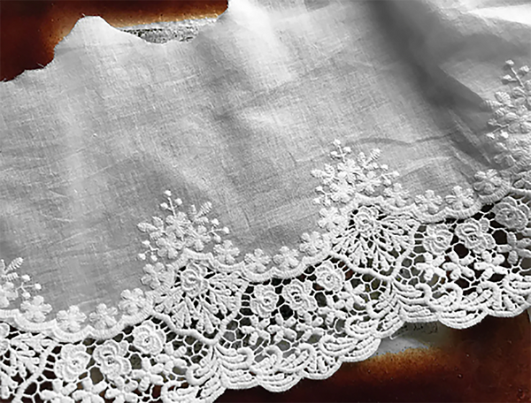 Natural White embroidery  on Natural White Cotton Voile - Broderie Anglaise - 21 cm Wide.